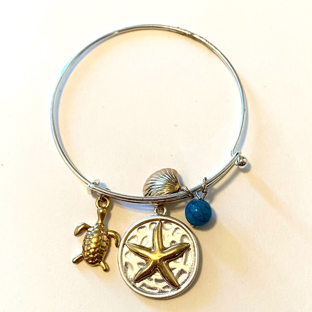 Beachy Starfish Bangle